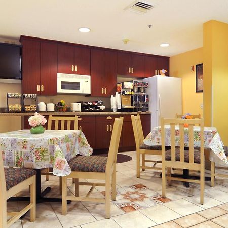 Hometown Inn & Suites Jacksonville Butler Blvd./Southpoint Εξωτερικό φωτογραφία