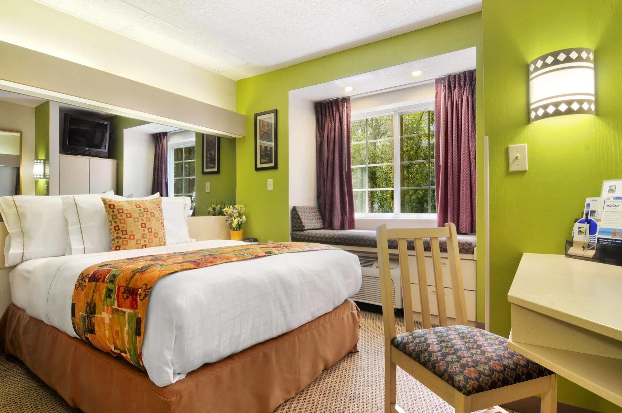 Hometown Inn & Suites Jacksonville Butler Blvd./Southpoint Εξωτερικό φωτογραφία
