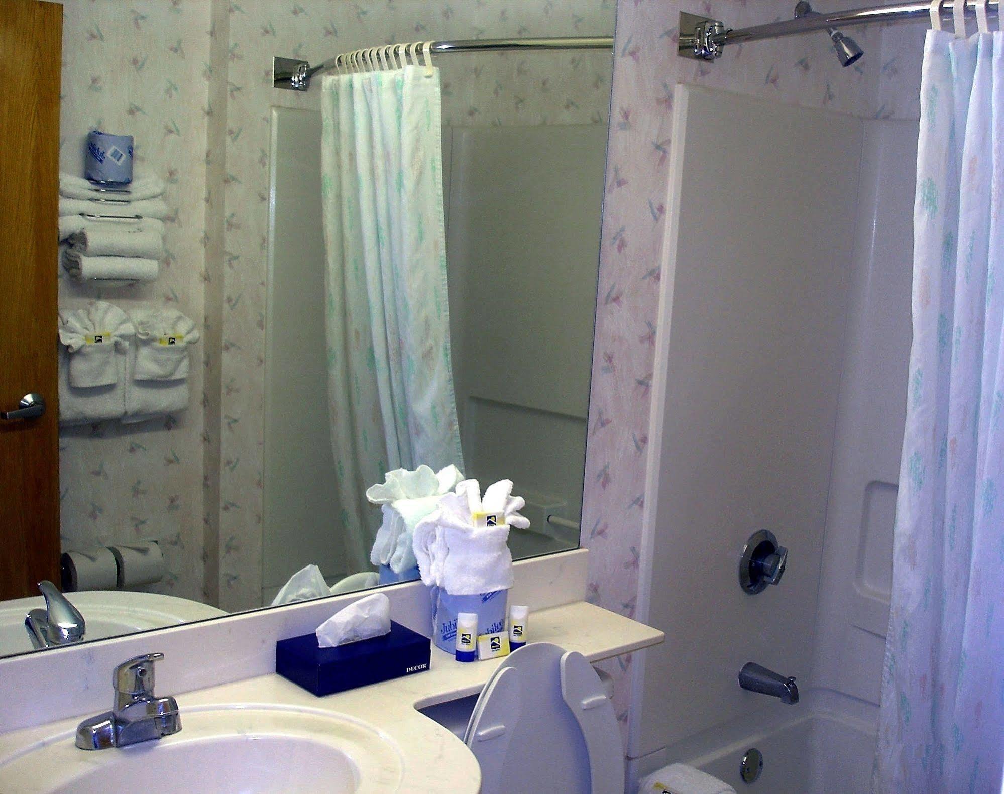 Hometown Inn & Suites Jacksonville Butler Blvd./Southpoint Δωμάτιο φωτογραφία